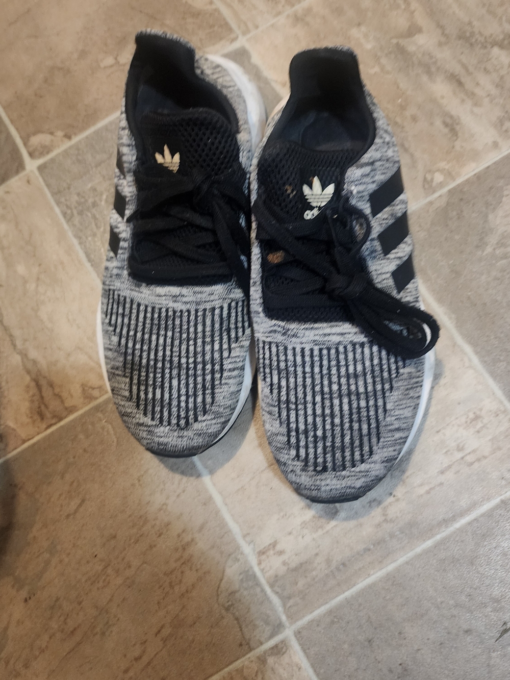 Adidas Men’s Grey & Black Knit Runner Sneakers